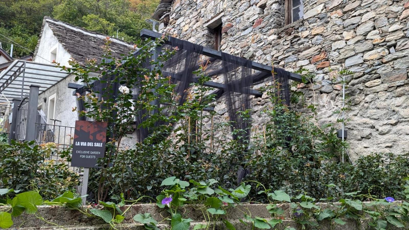 La Via Del Sale Accommodations Holidays Domodossola Exteriör bild