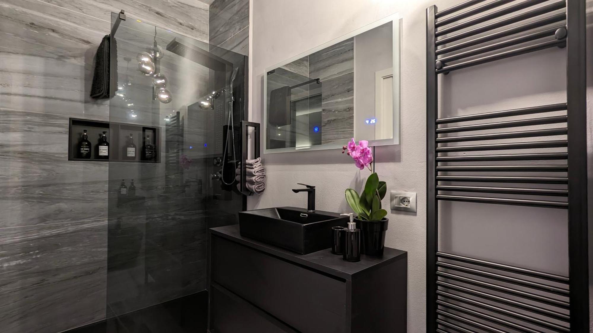 La Via Del Sale Accommodations Holidays Domodossola Exteriör bild